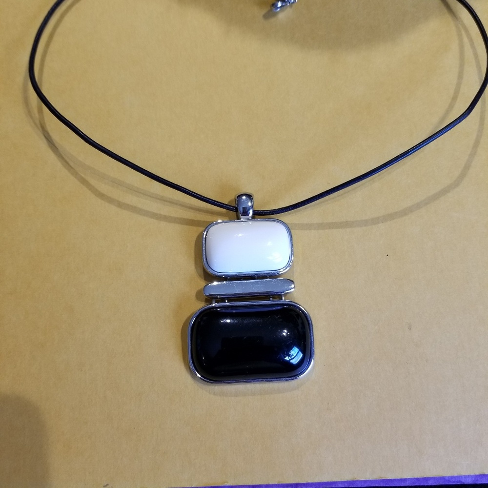 Lia sophia pendant